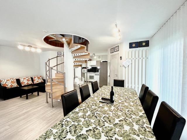 Csevi Apartmanhaz Мезйокйовешд Екстер'єр фото