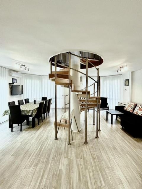 Csevi Apartmanhaz Мезйокйовешд Екстер'єр фото