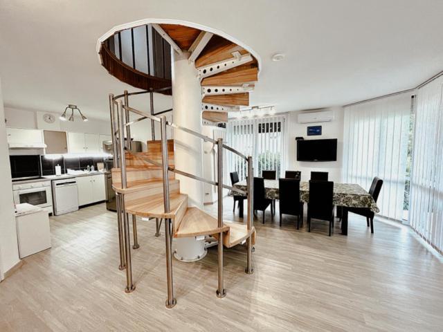 Csevi Apartmanhaz Мезйокйовешд Екстер'єр фото