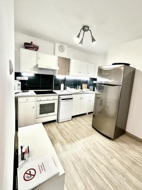 Csevi Apartmanhaz Мезйокйовешд Екстер'єр фото