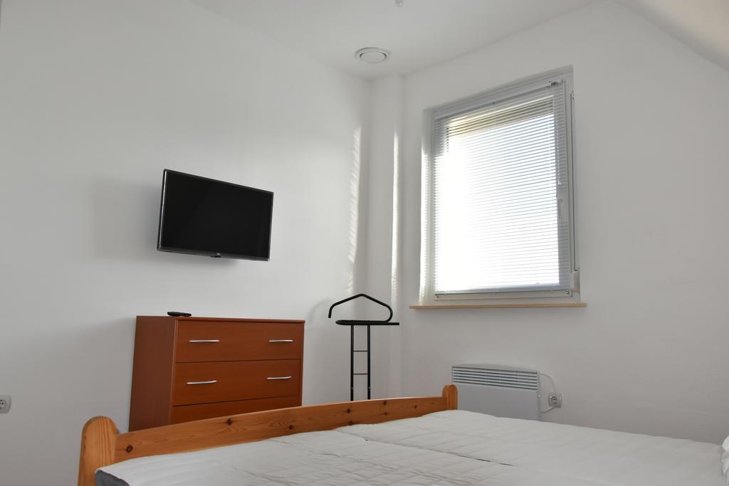 Csevi Apartmanhaz Мезйокйовешд Екстер'єр фото
